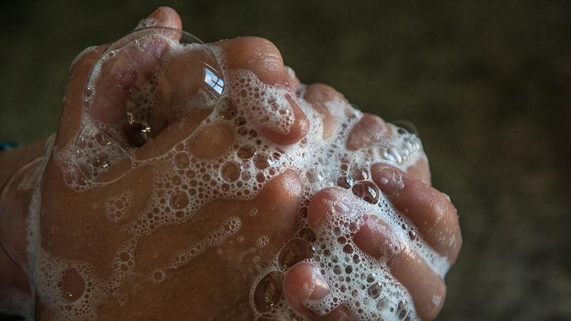 手で揉み洗い