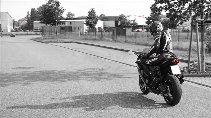 バイクとの車間の取り方