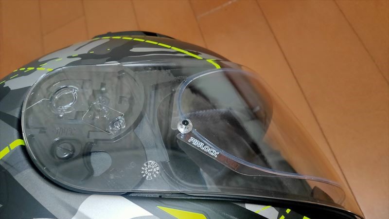 ヘルメットメーカ製の純正PINLOCKシート