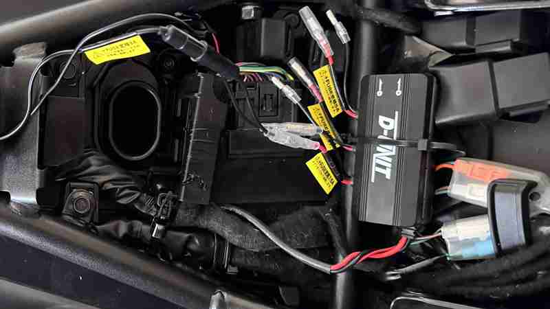 モバイルバッテリーとバイクにUSB電源設置の比較