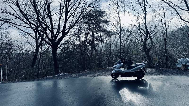 雨でも乗るならスクーターにしておけ！チェーンメンテ不要・泥はねしない・運転が簡単